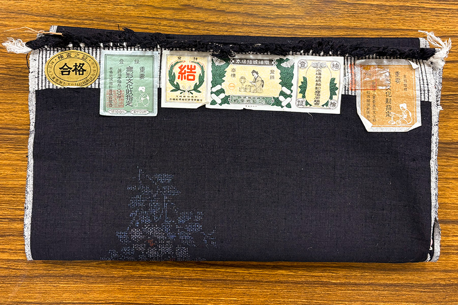 美品 結城紬 丈161 裄67.5 証紙あり ガード加工あり 結城紬 身丈165.5