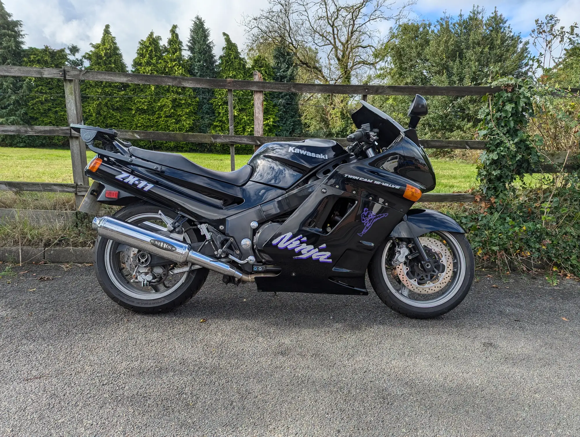 わんこ ON No Reserve: Original-Owner 1992 Kawasaki Ninja ZX-11 for