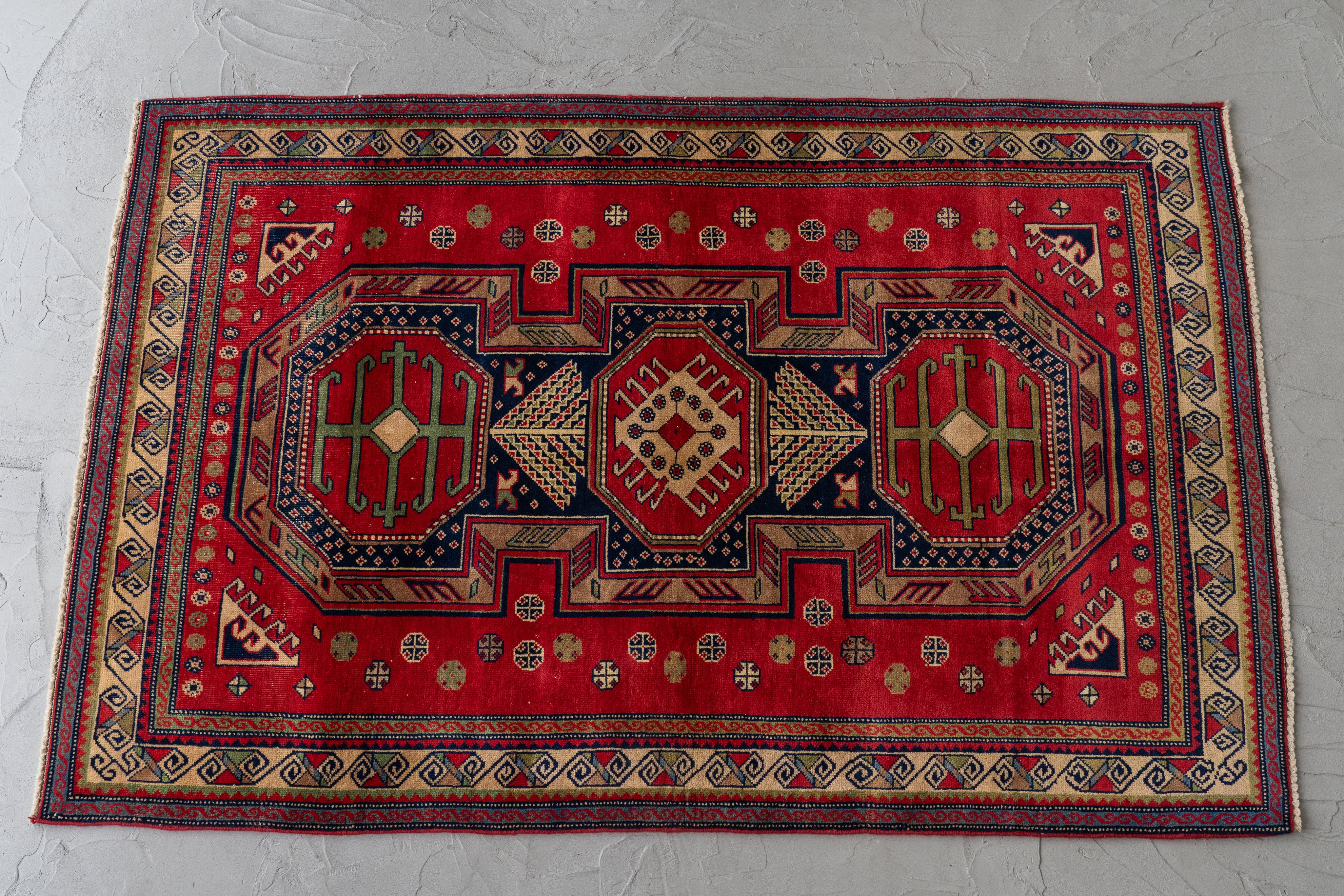 アフガニスタン産 手織りヴィンテージラグ 1980年代 赤 【公式通販】