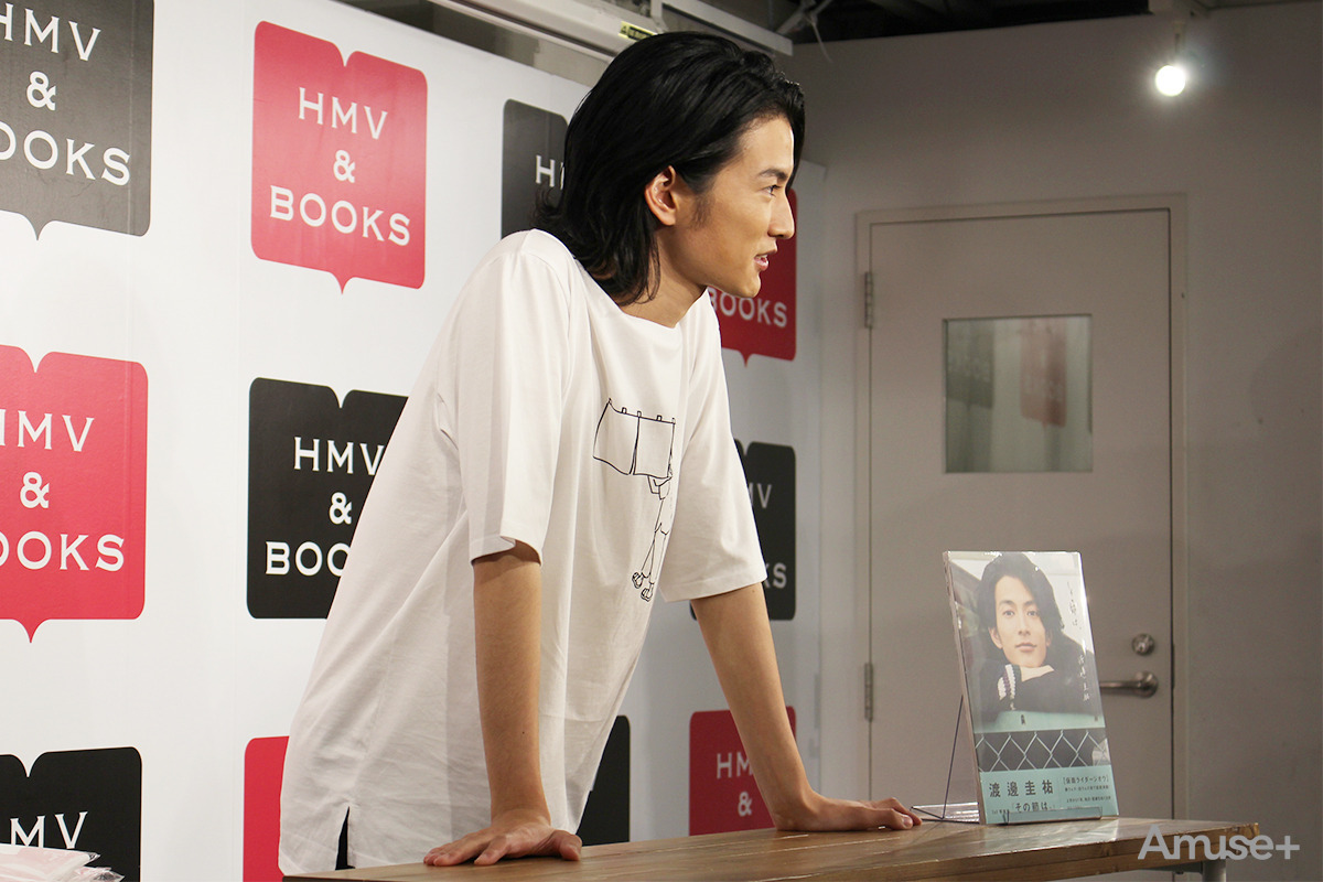 渡邊圭祐トレーディングカード付きTシャツ」発売記念お渡し会に潜入