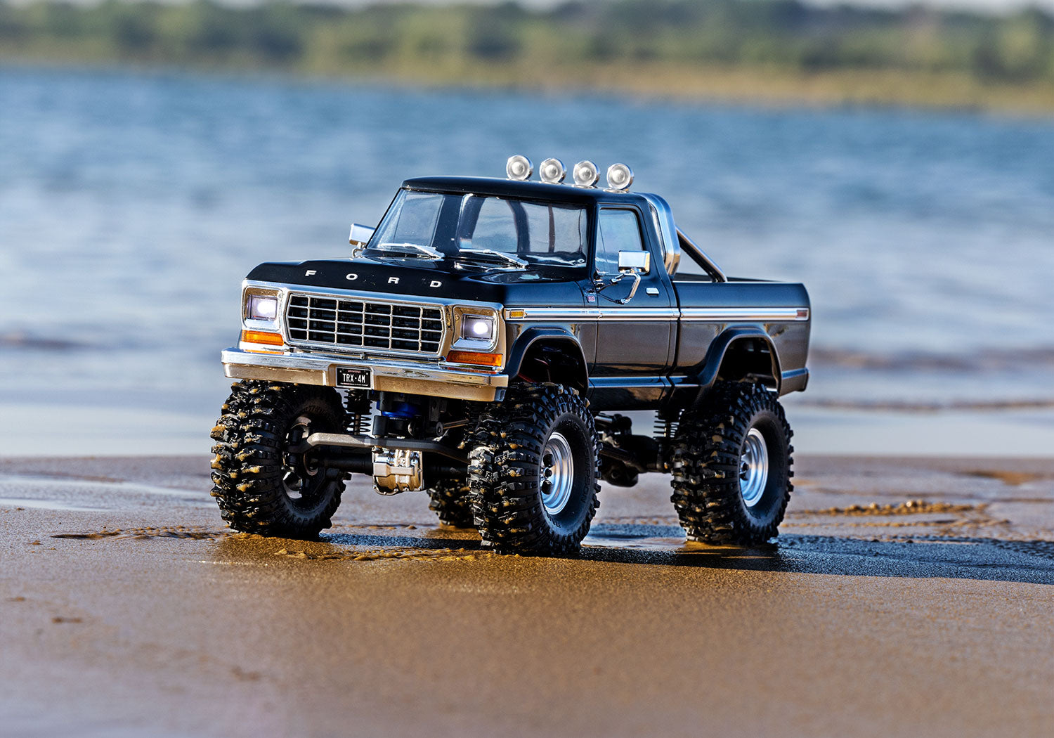 Traxxas - TRX-4M High Trail Edition Scale and Trail crawler, Ford