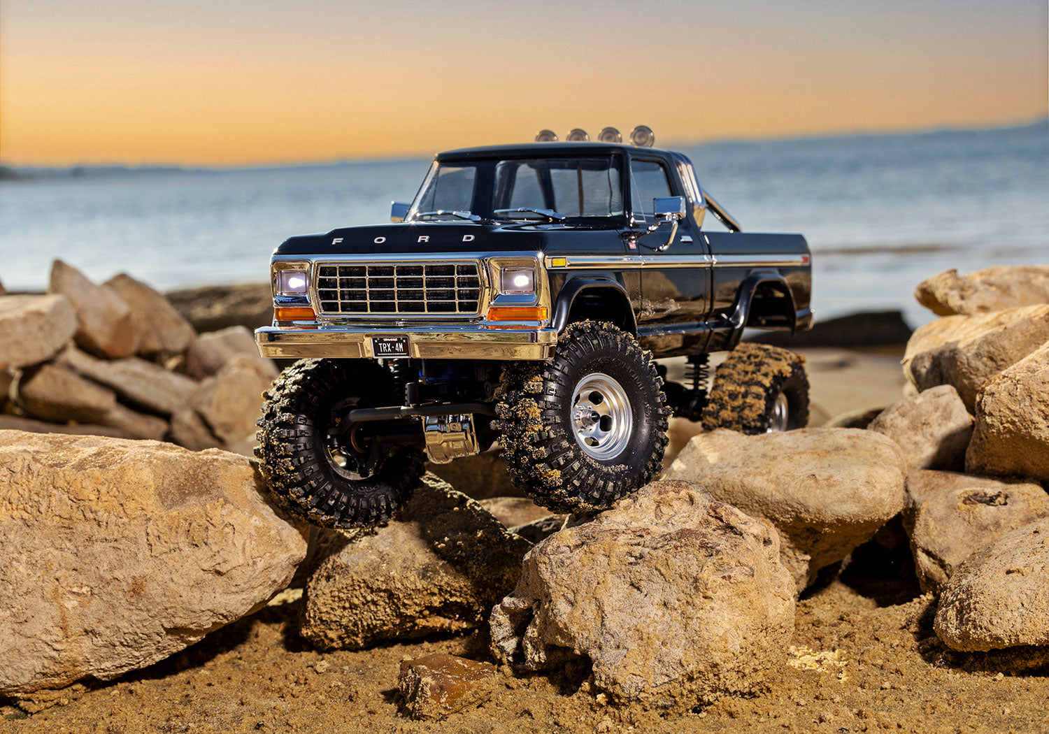 Traxxas - TRX-4M High Trail Edition Scale and Trail crawler, Ford