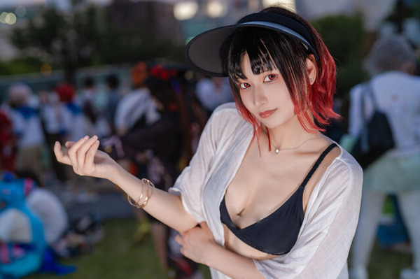 コスプレ】「ぶいすぽっ！」如月れん、ビキニにデニムショートパンツ