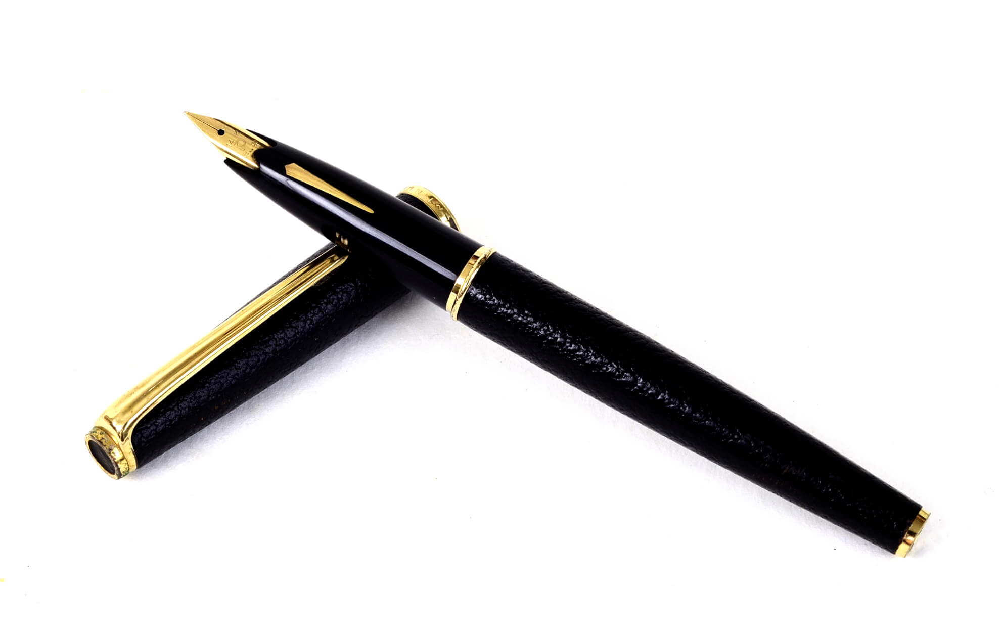 Buy Vintage Platinum sheep skin 14K fountain pen wth 14K gold M nib