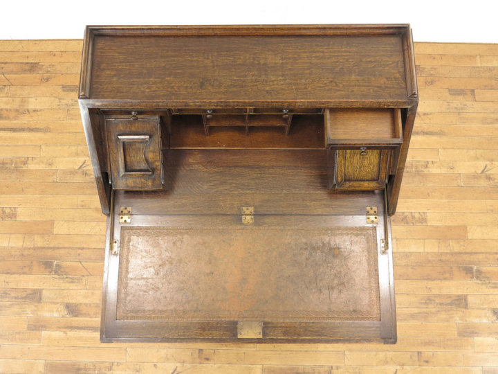 前面の起伏も素敵なライティングビューロー 56817 アンティーク家具