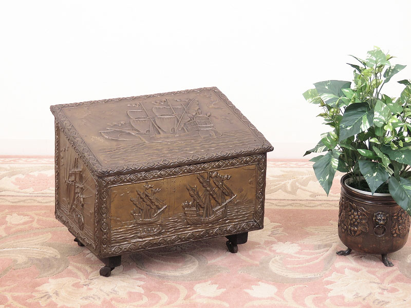 真鍮のコールボックス / 石炭入れ（帆船） イギリスのアンティーク雑貨