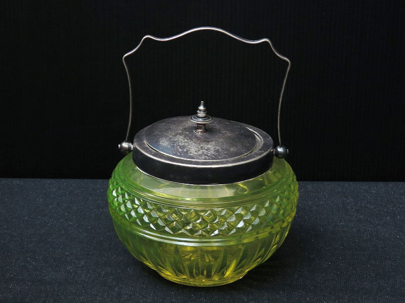 アンティーク家具通販のウランガラス（ヴァセリンガラス） | alver