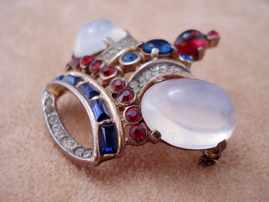 トリファリ「王冠ブローチ」《アンティックかとう》