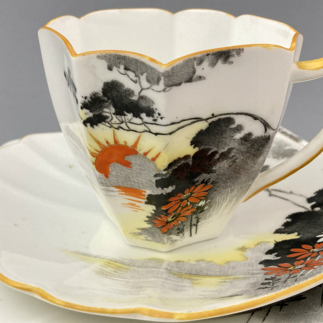 シェリー「クイーンアン ティートリオ – Sunset and Flowers