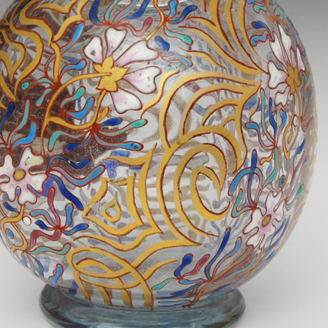 エミール・ガレ「鯉に小花文香水瓶」《アンティックかとう》