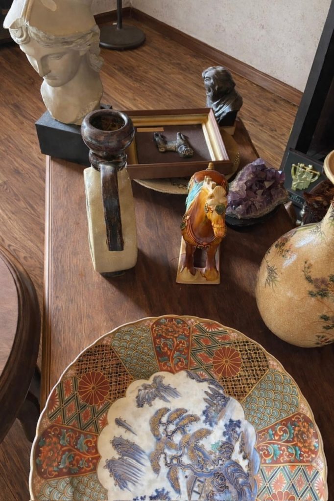 板橋区の骨董品買取｜改築・実家整理なら「彩古」へ｜整理前・そのまま