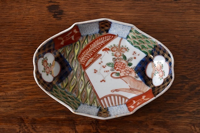 骨董 アンティーク 古伊万里 染付 花文様 七寸皿 窓絵 六弁花