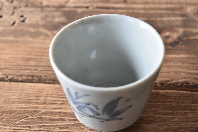 初期伊万里 枝楓 蕎麦猪口 傷有 - 生活骨董と古布のアンティーク