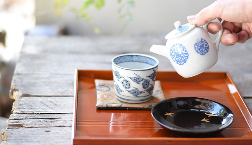 茶道具 高取焼 文琳茶入 鬼丸雪山 作 亡羊緞子 共箱