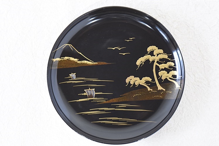 時代蒔絵 天然木製漆塗 黒塗金蒔絵 富士山 松と帆掛舟 菓子皿 - 生活