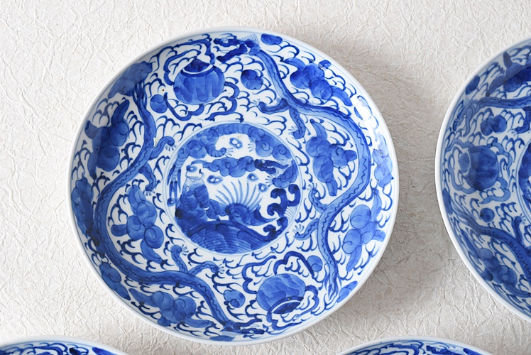 時代品／江戸期 伊万里焼 古伊万里 染付 鯉の滝登りの図