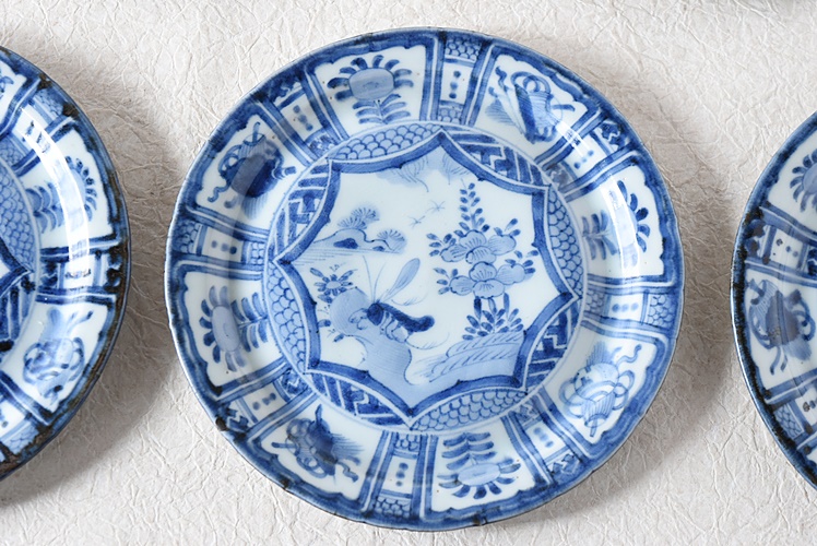 平戸 伊万里 染付 芙蓉手 隠れ蓑に花の図 6寸皿 2枚