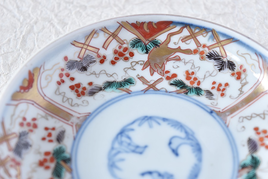 古伊万里色絵窓抜葡萄に栗鼠亀甲文そば猪口