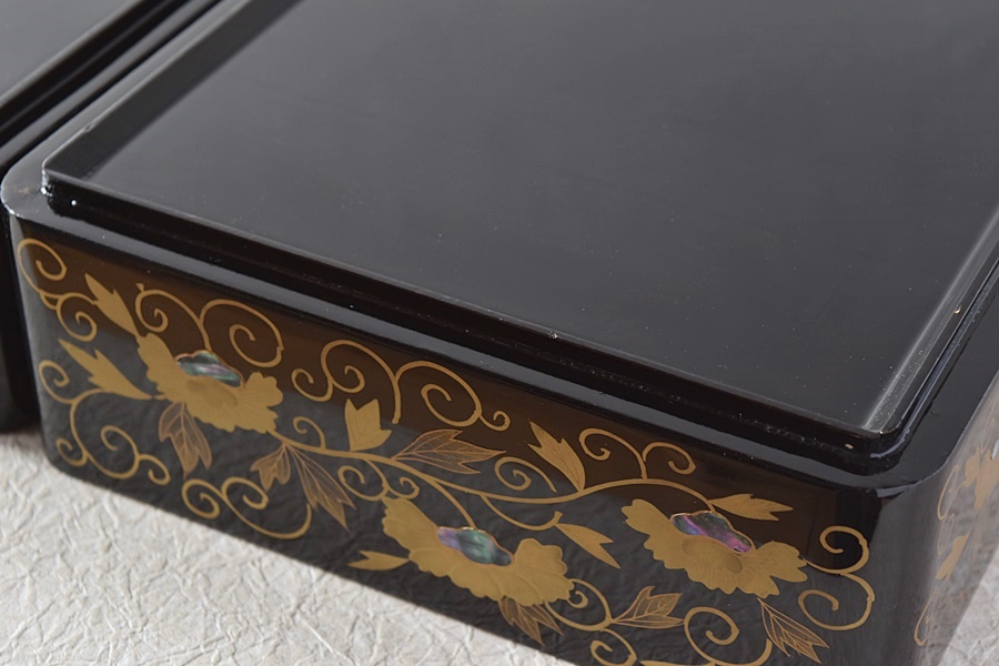 時代漆器 天然木製漆塗 螺鈿金蒔絵 花唐草総蒔絵 四段重箱 重箱台