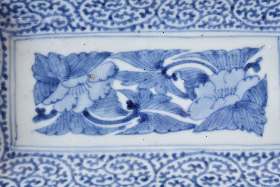 江戸時代／富貴長春／骨董品 アンティーク⭐️たこ唐草 古伊万里 長皿