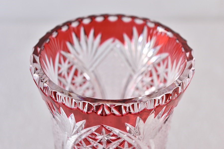 ボヘミアガラス 赤被せ切子 大鉢 クリスマス風 ボヘミアガラス 赤被せ