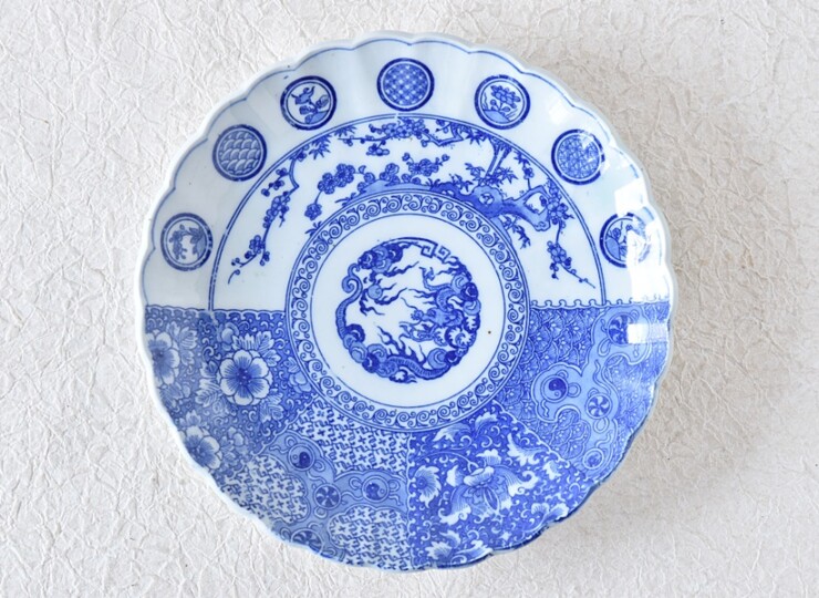 線描花唐草龍紋染付骨董大皿【m201 レトロアンティーク鉢大皿】
