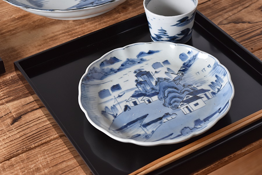 古伊万里 染付 山水風景画 輪花型 6.5寸皿 - 生活骨董と古布の