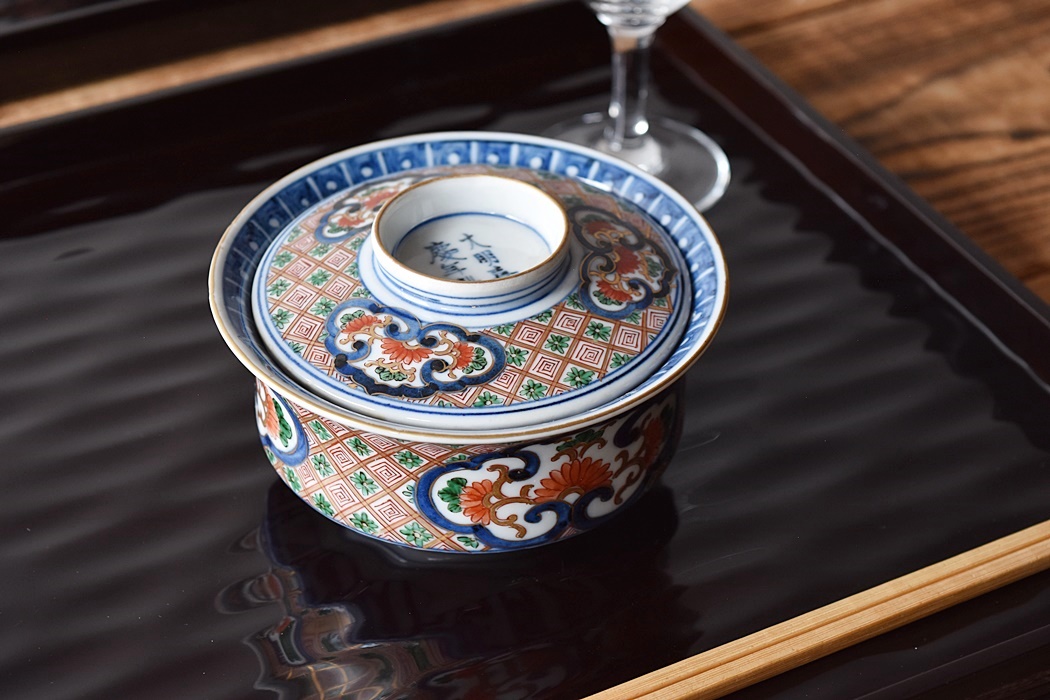 大聖寺伊万里 草花亀甲 双魚模様 大明嘉慶年製文 蓋付茶碗 蓋物 九谷暁