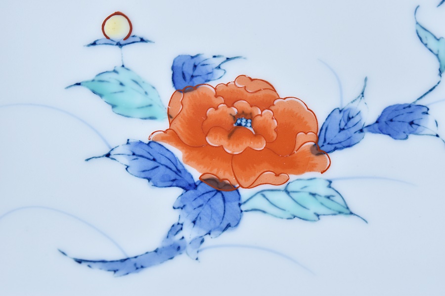 鍋島焼 牡丹と蝶 四方皿 変形長皿 在銘 - 生活骨董と古布の