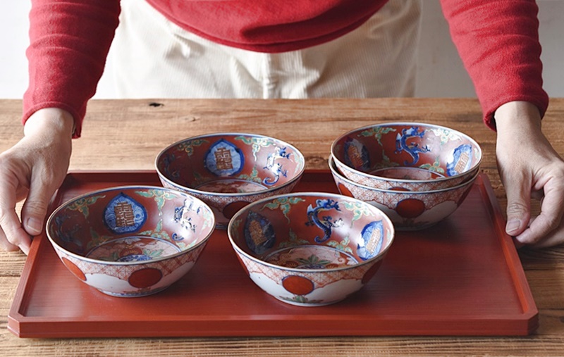 朱赤の脇引き盆と赤絵の赤玉小鉢 - 生活骨董と古布のアンティーク