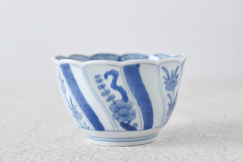 古伊万里宣徳年製染付芙蓉手人物文鍔縁小向付3客組