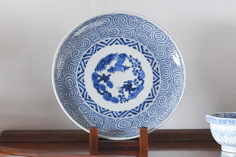 古伊万里 染付 蛸唐草 松竹梅 成化年製文 八寸皿 - 生活骨董と古布の