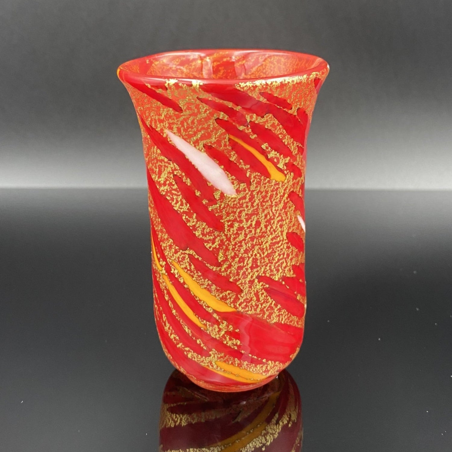 岩田 久利 作 手吹 金彩 赤ガラス 盃(杯) #25 – Antique Liquor