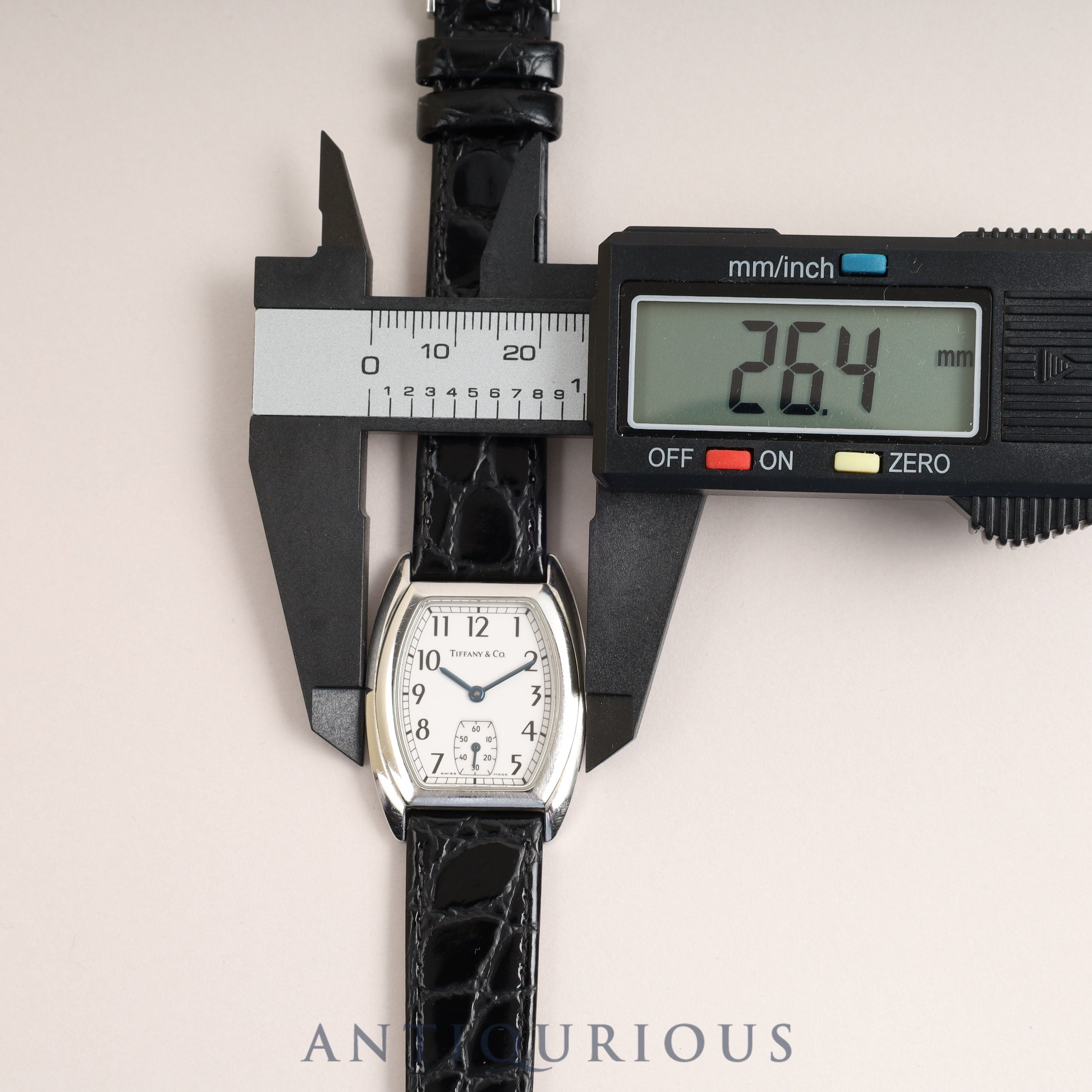 ティファニー クラシック トノー スモセコ 革ベルト ホワイト