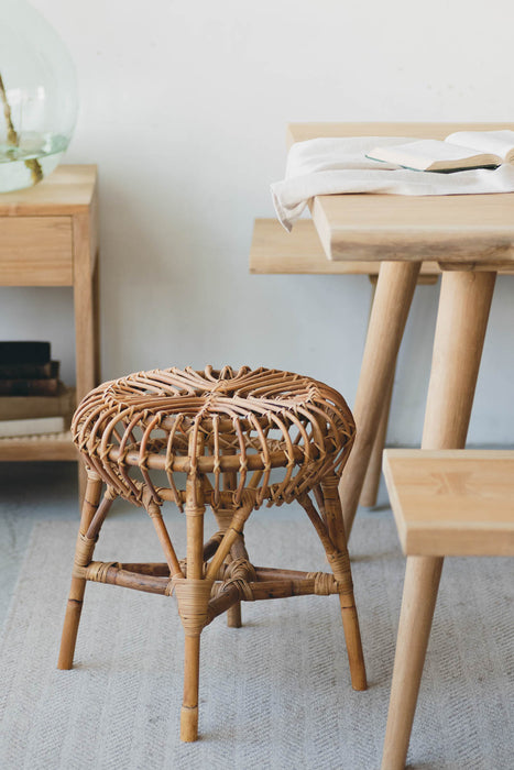 Jelly Fish｜ラタンのスツール｜軽やかで個性的な佇まい — ANTRY USE