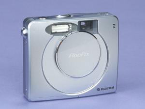 ASCII.jp：FinePix 30i (1/3)