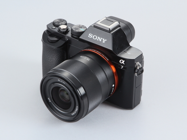 ASCII.jp：魚眼や超広角としても使える！ ソニーのフルサイズ対応28mm