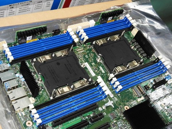 ASCII.jp：Xeon Scalable対応初のデュアルマザーボードが発売