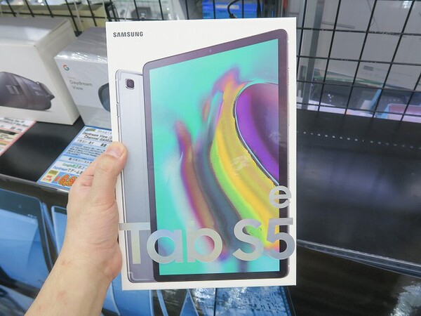 ASCII.jp：5.1mm＆400gの超薄型軽量タブレット「Galaxy Tab S5e」にLTE版！