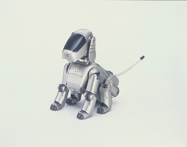 ASCII.jp：ロボットかパートナーか？ 未来の世界の犬型ロボット「AIBO