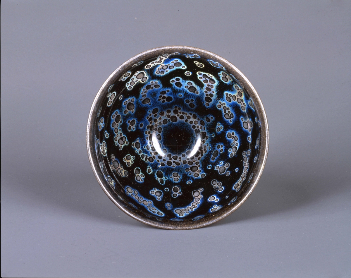 中国古美術・旧蔵の磁器・建窯包銀口筆洗・置物・曜変天目・茶碗