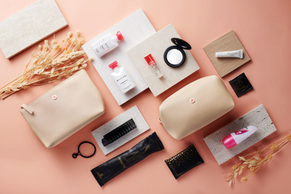 エミレーツ航空、ブルガリコラボの夏期限定アメニティキット。高級感