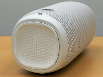 レビュー】スマートスピーカーにJBLサウンドと“ポータブル”の価値。JBL