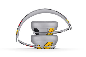 デビュー90周年のミッキーマウス×Beatsコラボヘッドフォン - AV Watch