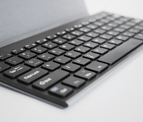 アウディ、「A3」「A4」「A5」の試乗で「Audiロゴ入りBluetooth