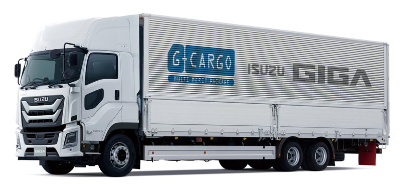 いすゞ、新キャブデザイン採用の「ギガ」をジャパンモビリティショー