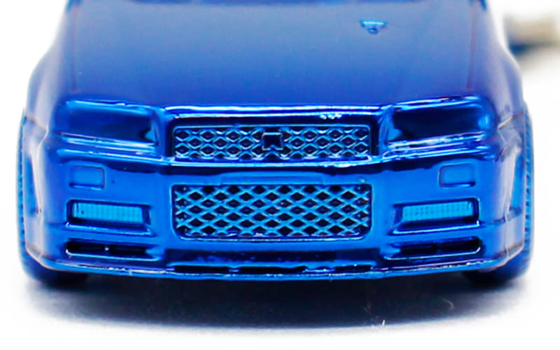 日産「スカイラインGT-R（BNR34）」をモチーフにした「メタルキー