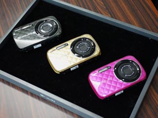 インタビュー：カシオが作った“本気の女子カメ”「EXILIM EX-JE10