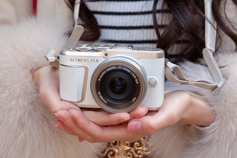 新製品レビュー：春の自撮りデジカメ特集（その1）上品なボディに機能