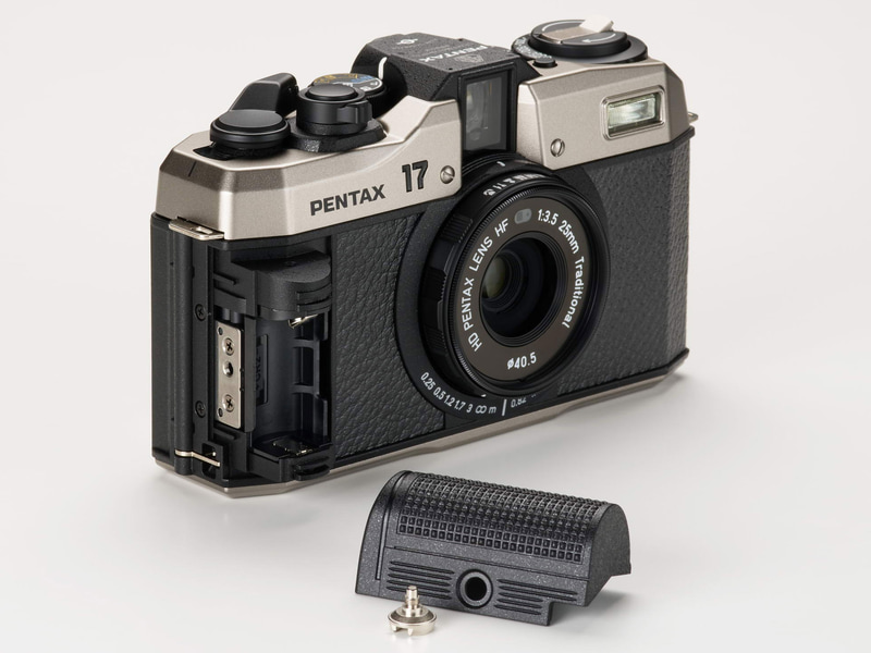 2024年のいま誕生したフィルムカメラの新製品「PENTAX 17」 - デジカメ